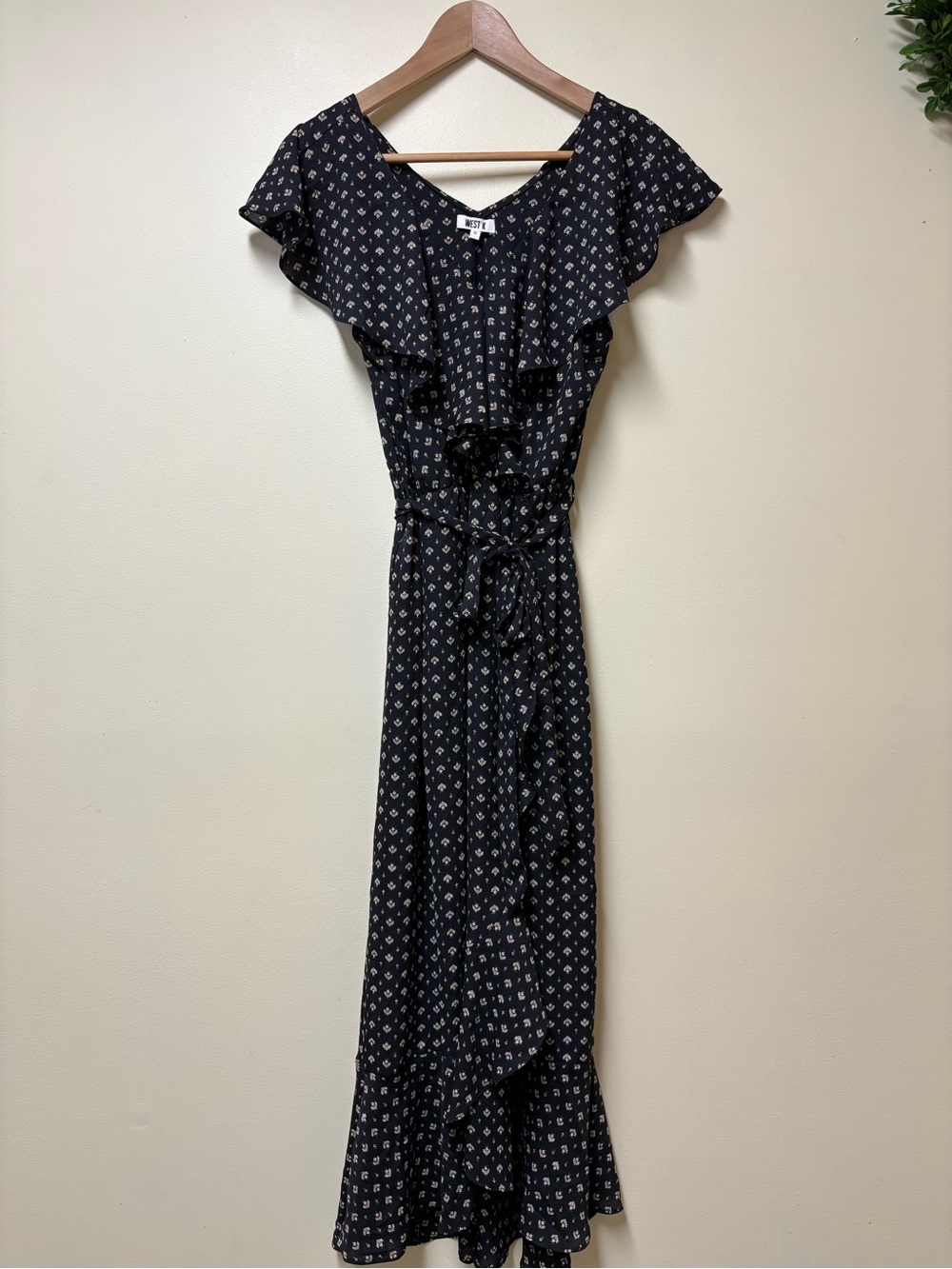 West K Flutter Sleeve Ruffle Maxi Dress - Small